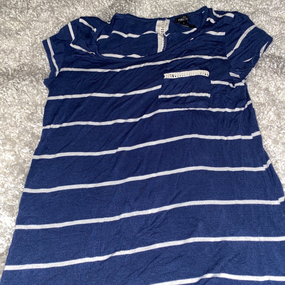 Stripped navy shirt. Rue 21. Size: small